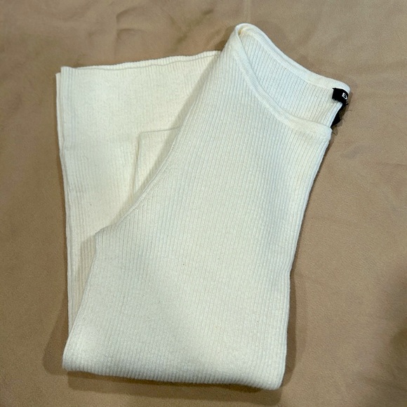 EXPRESS Woman’s Top - Picture 4 of 4